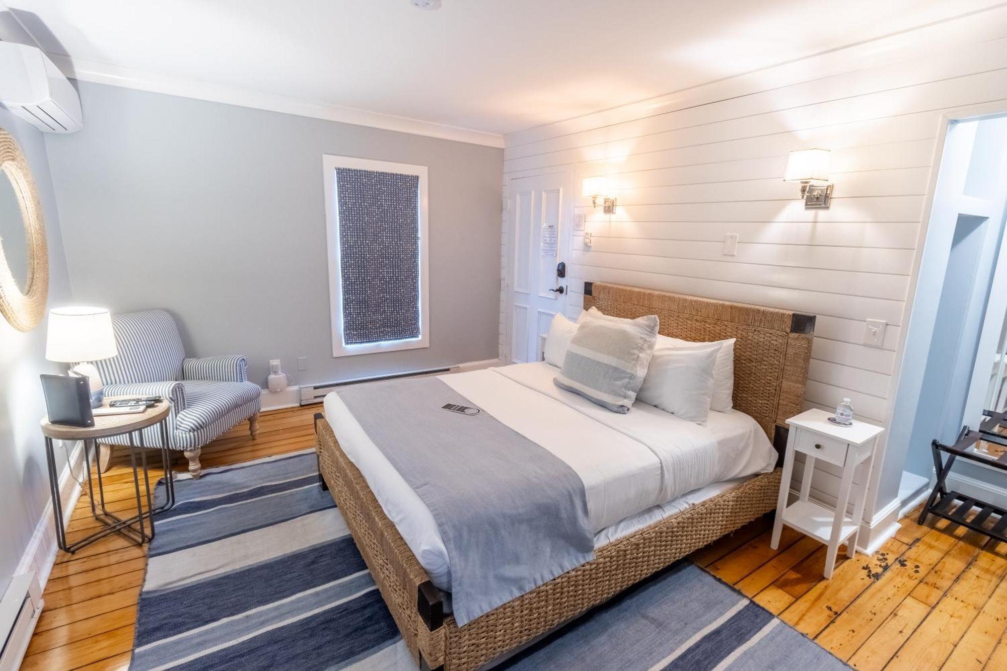 Town & Tide Inn Нюпорт Екстериор снимка