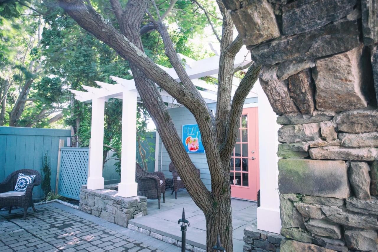 Town & Tide Inn Нюпорт Екстериор снимка